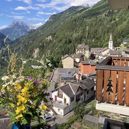 Bel Appartement 2.5 Pieces Avec Balcon, Magnifique Vue Sur Le Glacier Des Grands Finhaut Kültér fotó